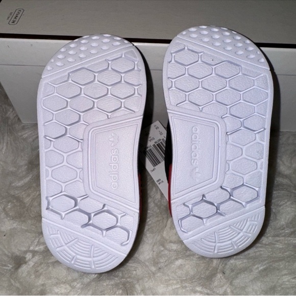 ADIDAS BLACK NMD 360 SLIP ON SNEAKERS. Kids size 6 - Picture 10 of 10